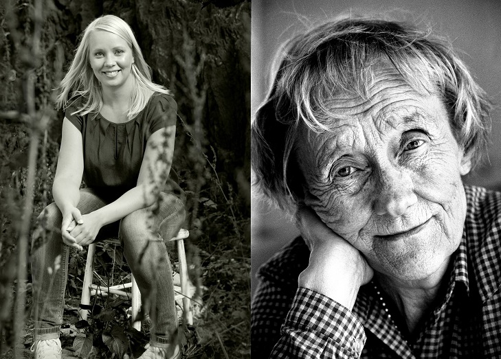 En bild på Lisa och en på Astrid. Lisa sitter på en pall i skogen. Hon har långt hår och ler mot kameran. Astrid lutar huvudet mot handen och ler lite. Hon har lagt huvudet i handen.