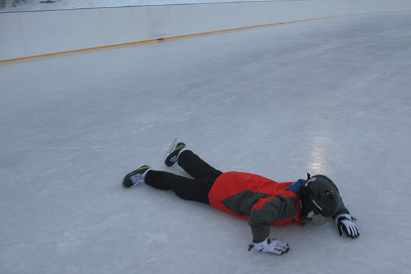 Elev som ramlat på isen.